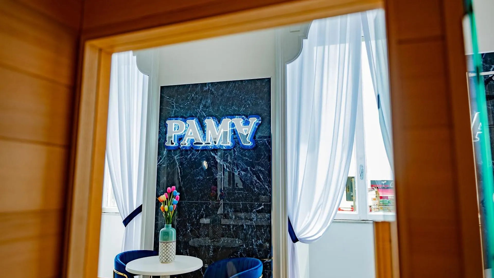 Pama Luxury Suite & Spa Naples 0*,